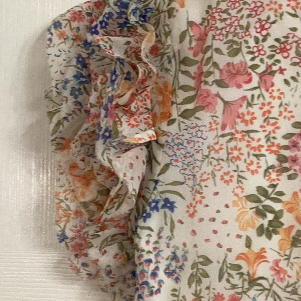 Floral Ruffle Sleeve Blouse - Picture 4 of 4
